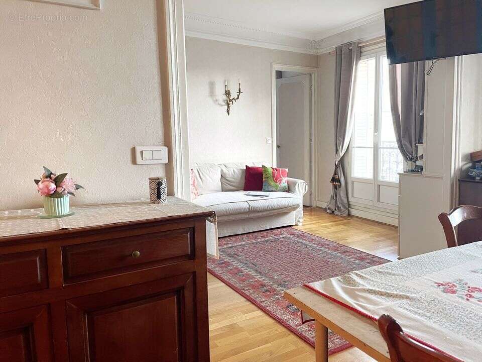Appartement à PARIS-18E