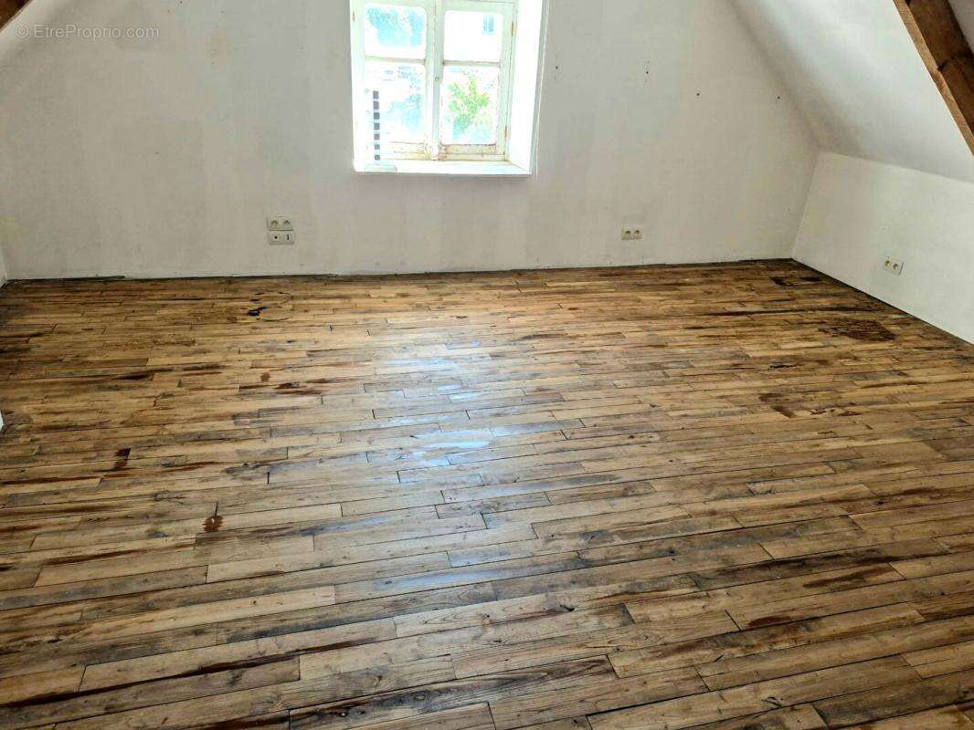 Exclusivité - Le Croisty - Maison de 135.36 m2 - 6 pièces - 3 chambres  -  Jardinet 20 m2 - Prix 125.000 - photo 15