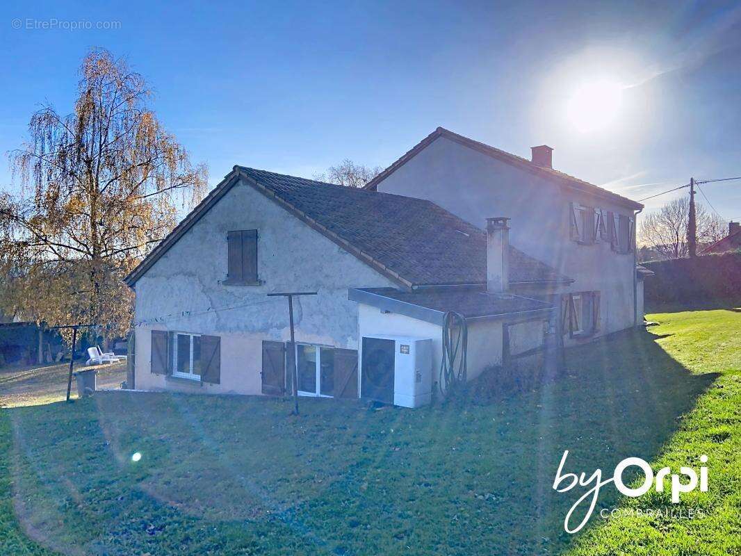 Maison à SAINT-ELOY-LES-MINES