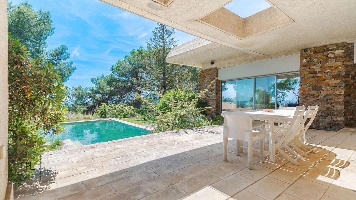 Maison à CARQUEIRANNE