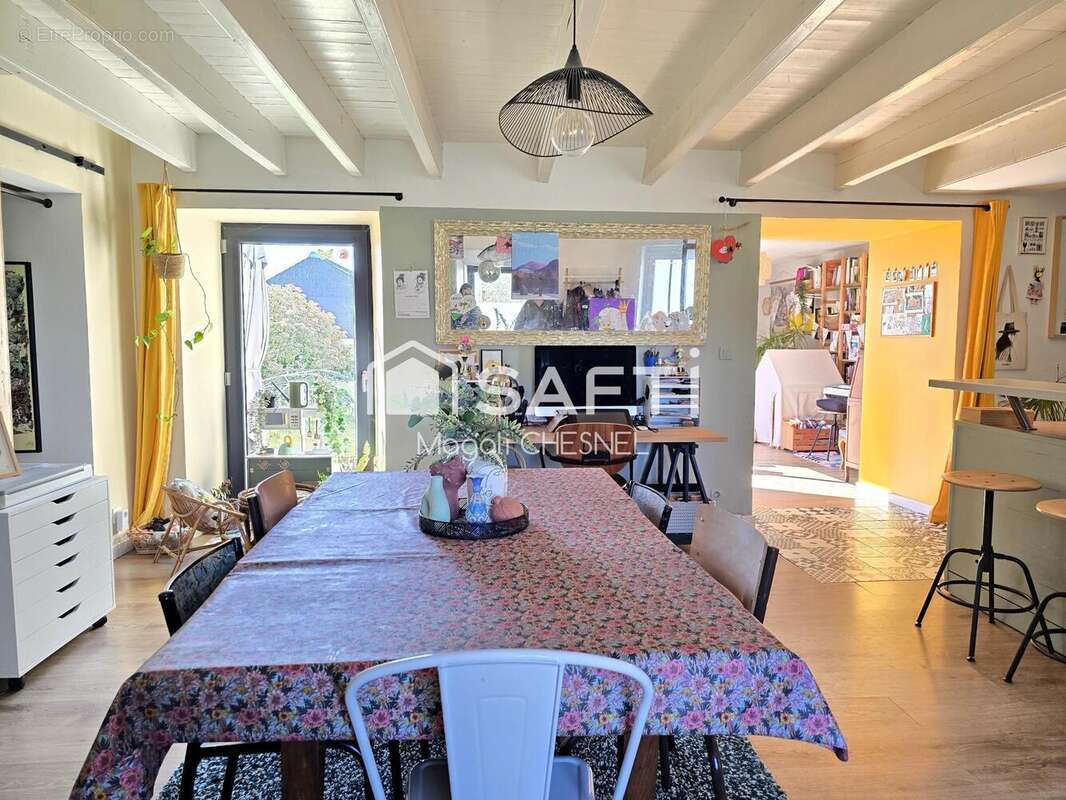 Maison 103 m² à Guipel  - photo 4
