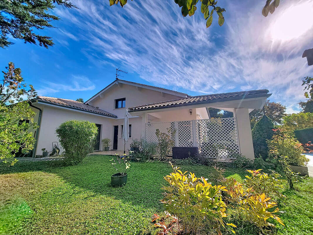 Maison à BLANQUEFORT