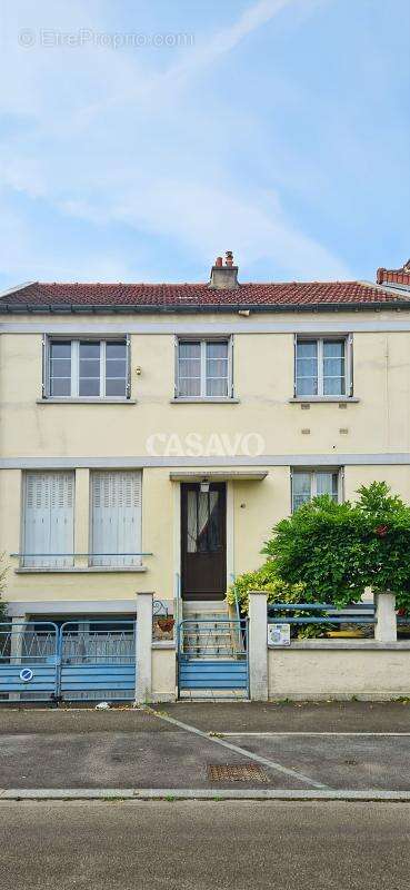 Maison à VILLETANEUSE