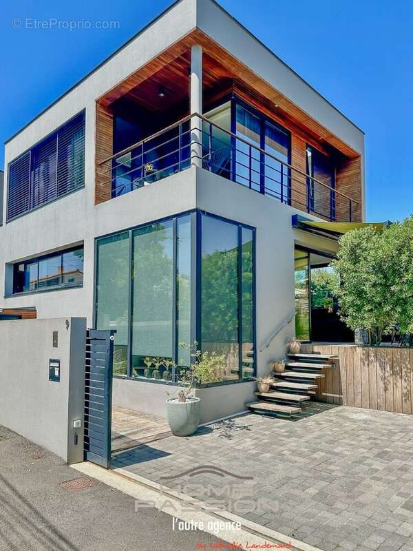 Maison à VAUX-SUR-MER