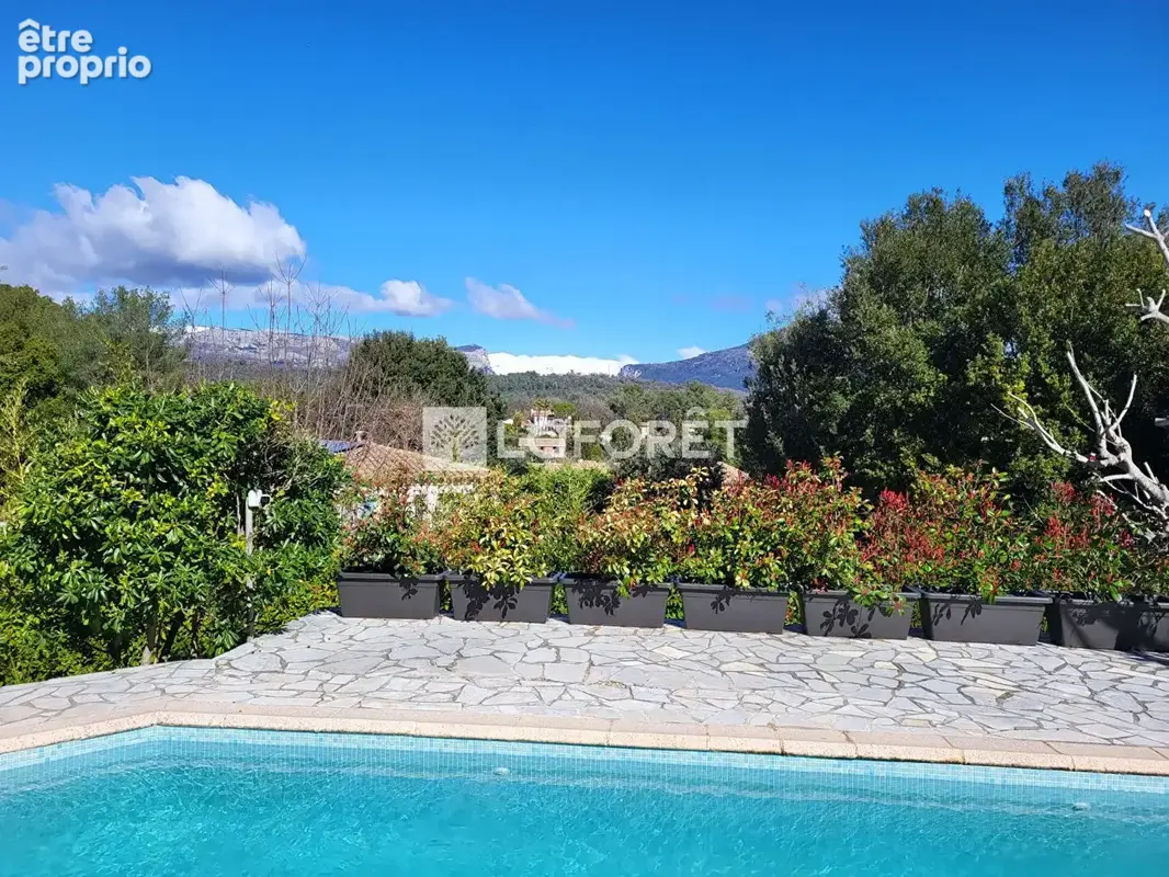 Maison 7 pièces 182 m² · à Opio · 182 m² · 975 000 €