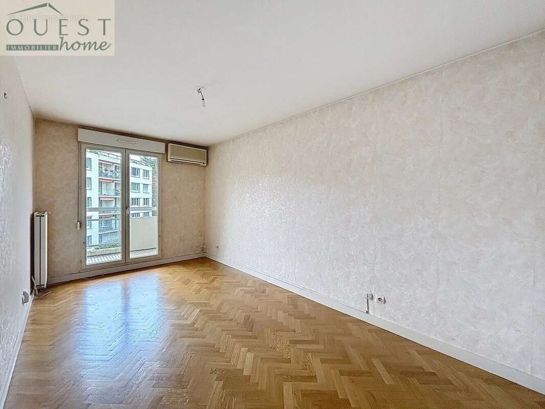 Appartement à CHARBONNIERES-LES-BAINS