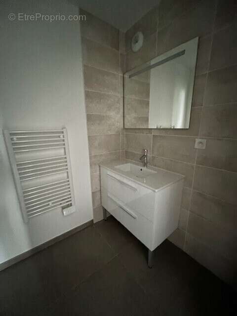 Appartement à LUZINAY