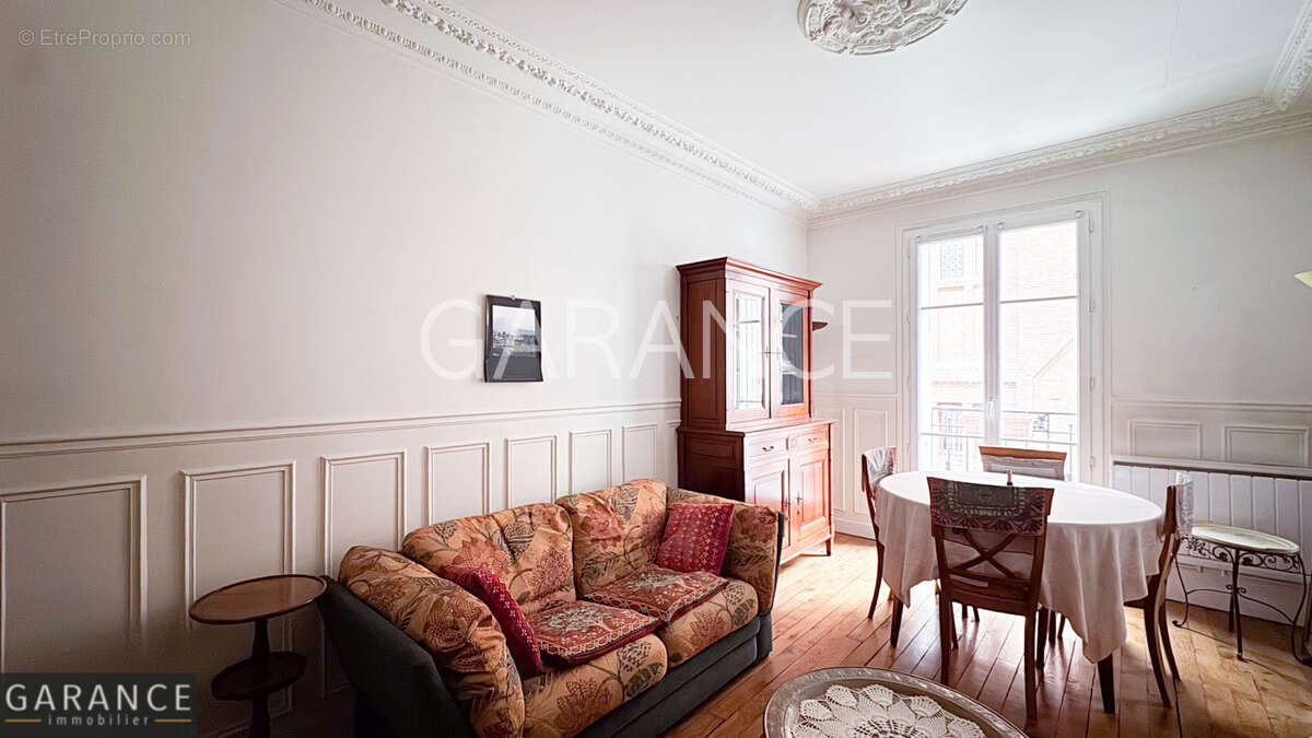 Appartement à PARIS-14E