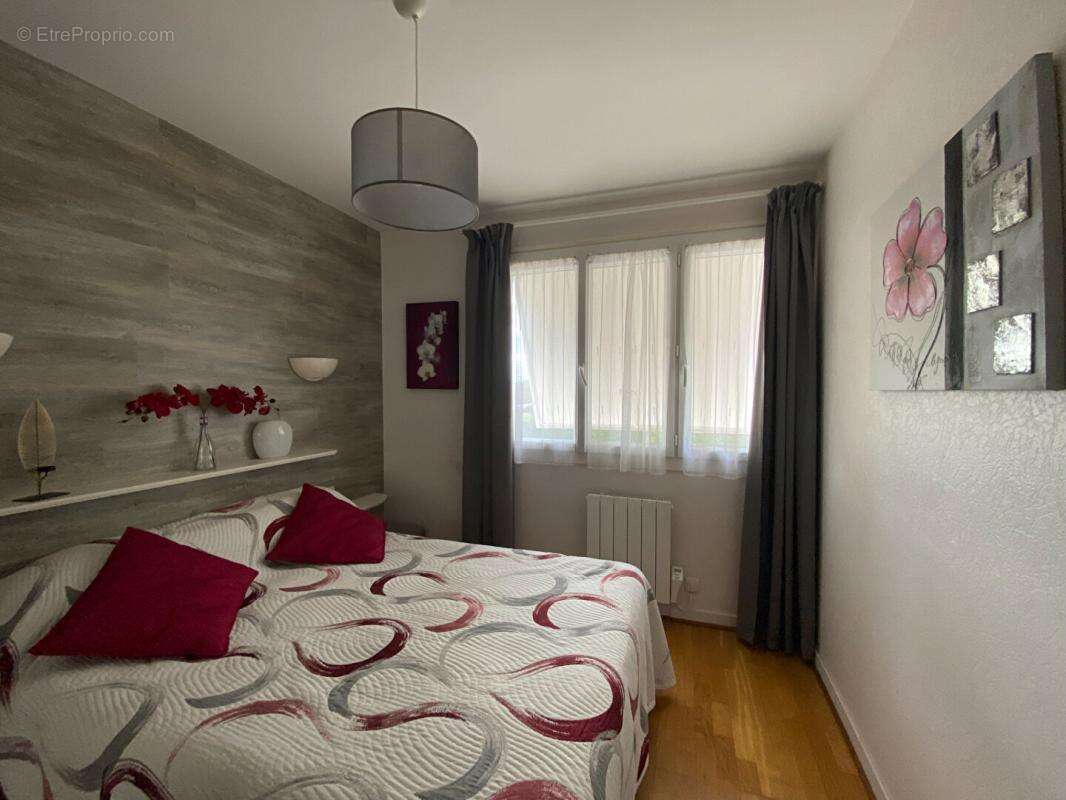 Maison à SAINT-HILAIRE-DE-CHALEONS