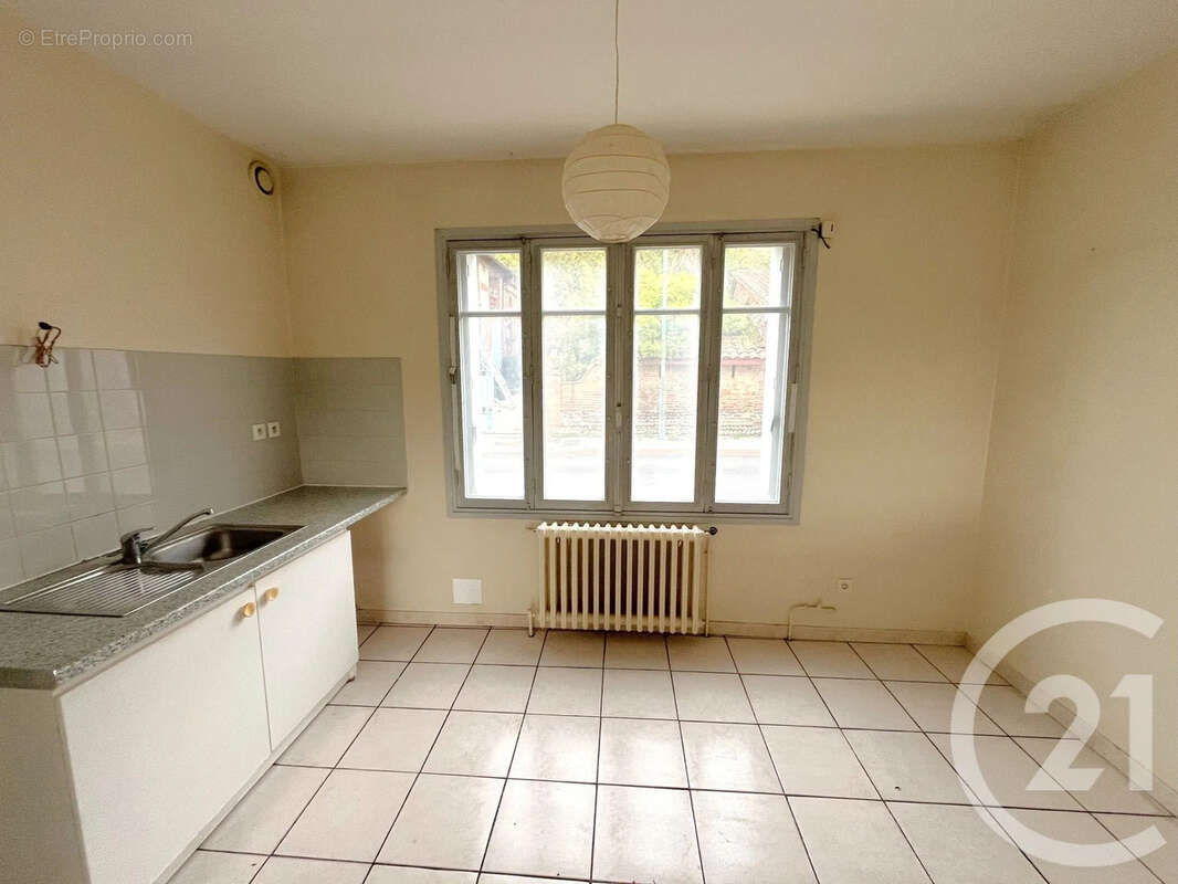 Maison à LACROIX-FALGARDE