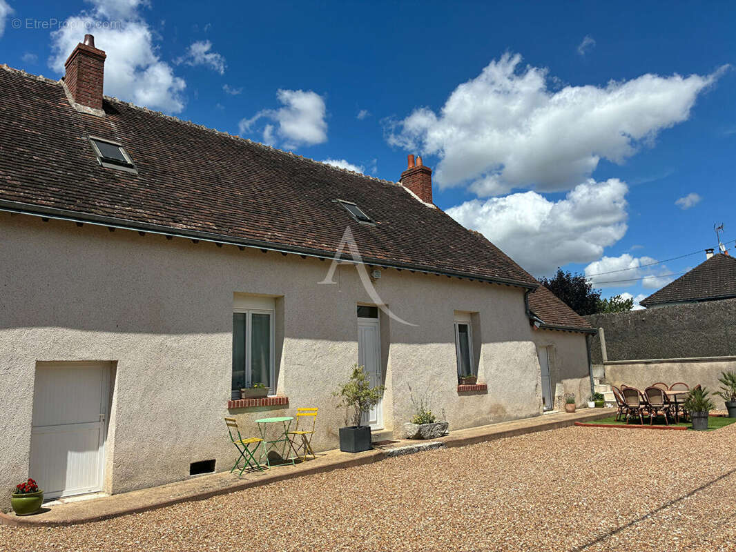 Maison à LA CHAPELLE-VENDOMOISE