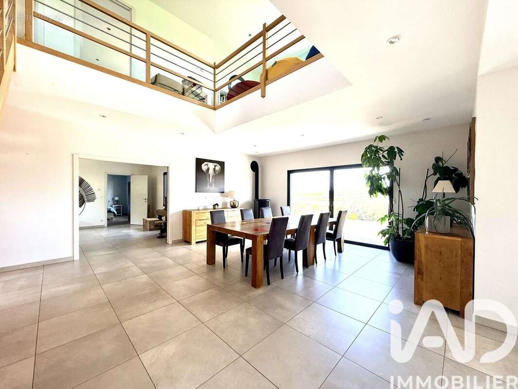 Maison 215 m² à Vouneuil-Sur-Vienne  - photo 6