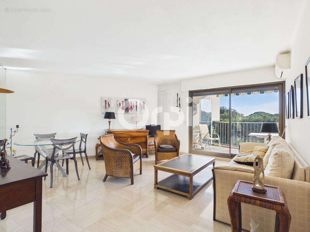 Appartement à MANDELIEU-LA-NAPOULE