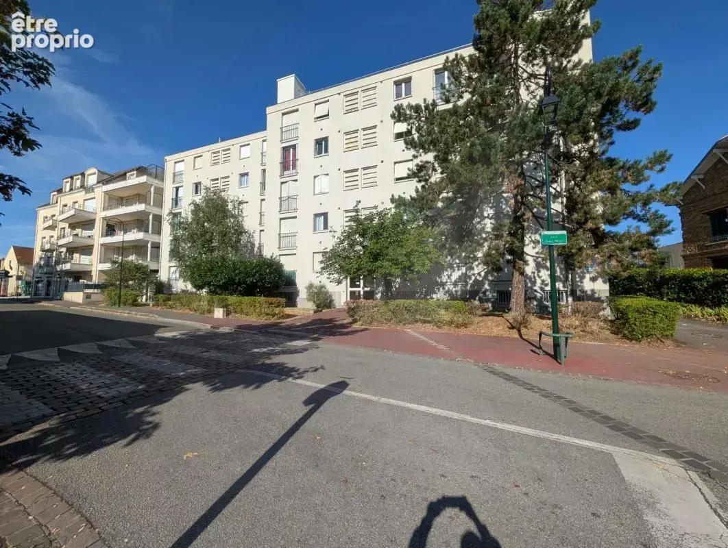 Appartement à LES CLAYES-SOUS-BOIS