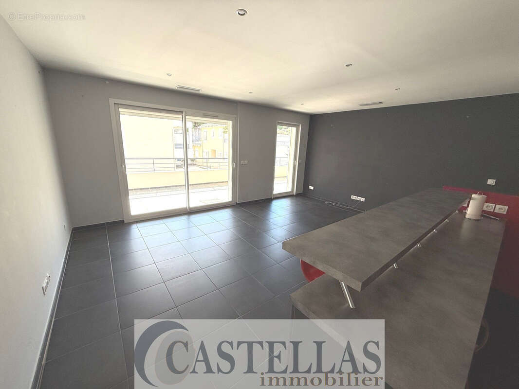 Appartement à ROQUEFORT-LA-BEDOULE