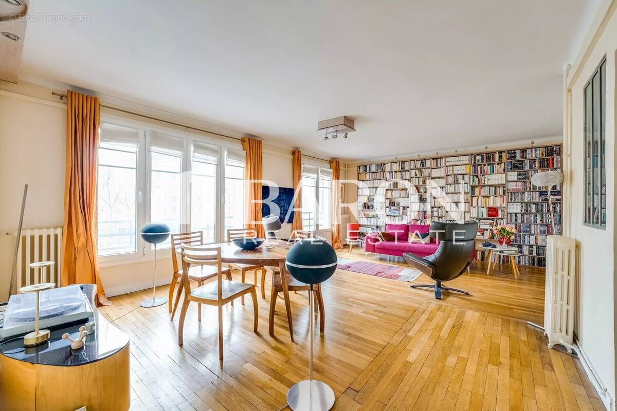 Appartement à PARIS-18E