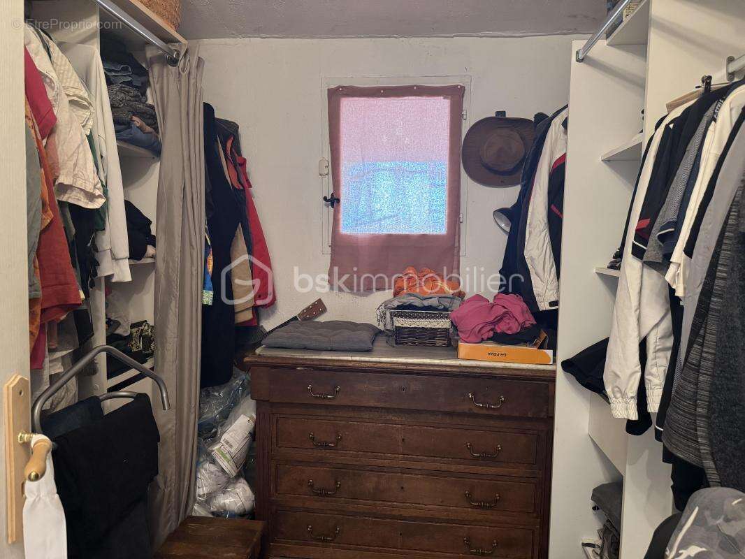 À La Roquebrussanne (83136), maison de plain-pied rénovée avec studio indépendant sur 1 650 m² de terrain plat et clôturé - photo 21