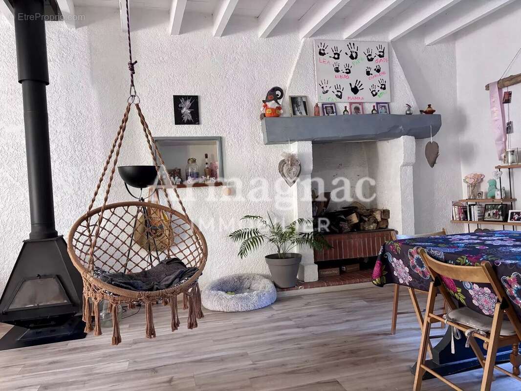 Maison à VIC-FEZENSAC