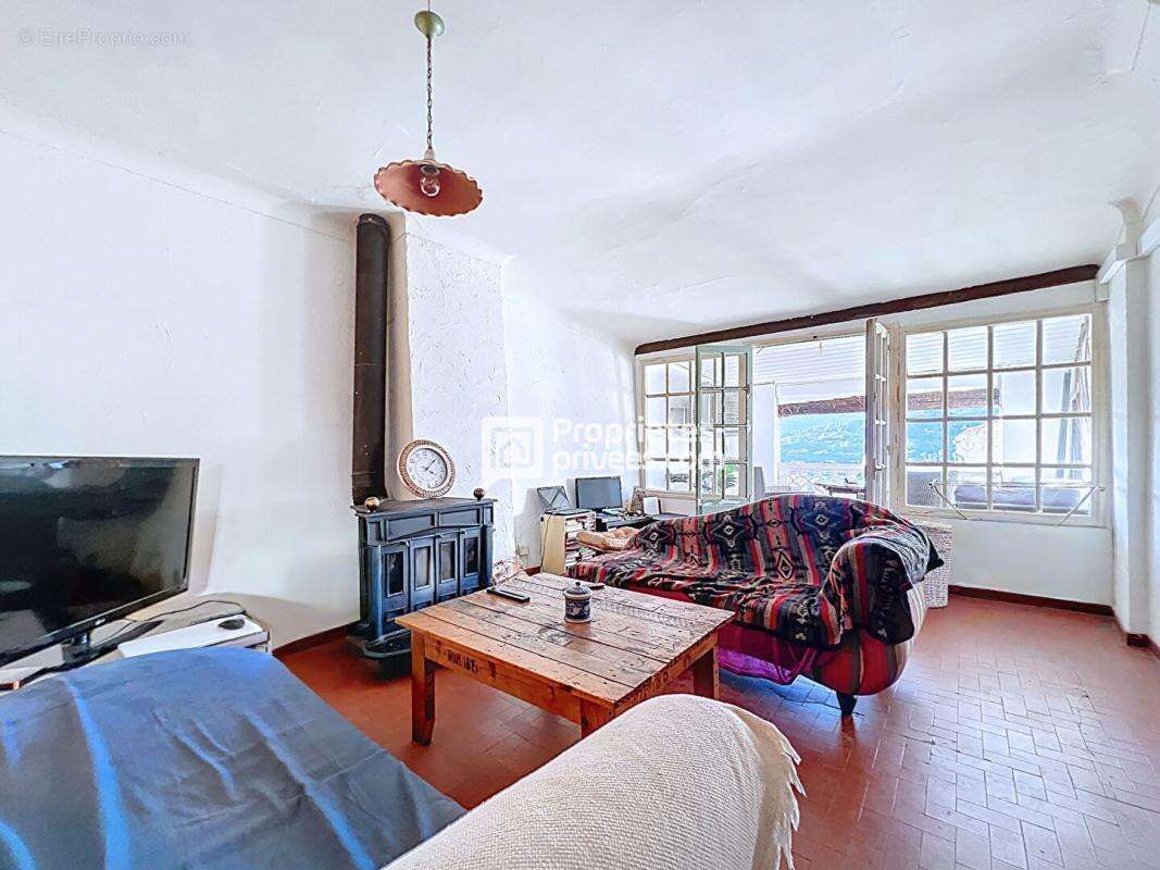 Appartement à FAYENCE