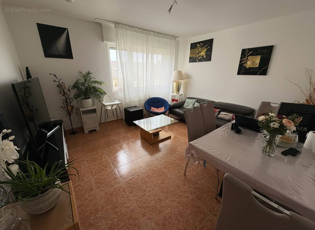 Salon - Appartement à SCHILTIGHEIM