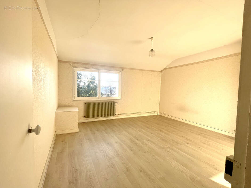 Maison à CHATELLERAULT