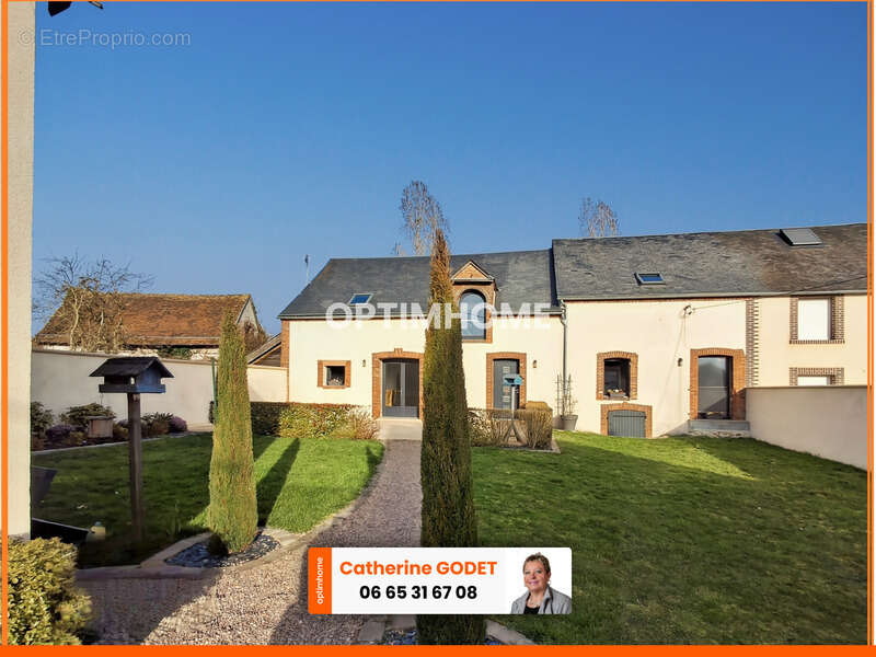 Maison à TREMBLAY-LES-VILLAGES