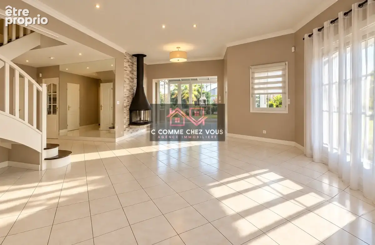 Superbe maison familiale de près de 260 m2 à Ozoir-la-Ferrière - photo 4