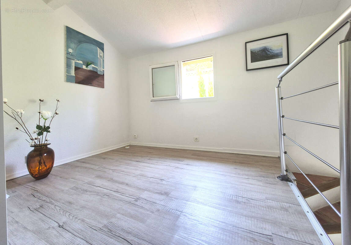 Appartement à COGOLIN