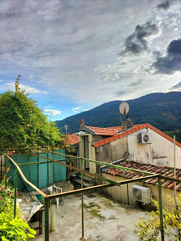 Appartement à CONTES