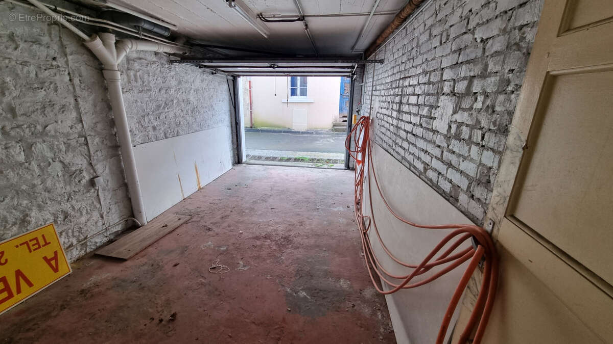 réf 3972 - Immeuble bien situé à usage d'habitation et professionnel avec garages - photo 15
