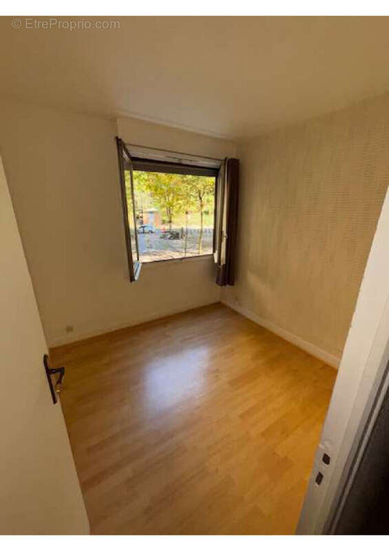 Appartement à PARIS-19E