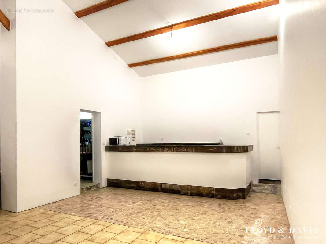 Commerce à SAINT-AMBROIX