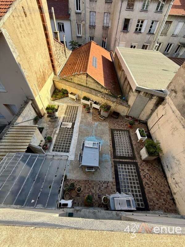 Appartement à SAINT-ETIENNE