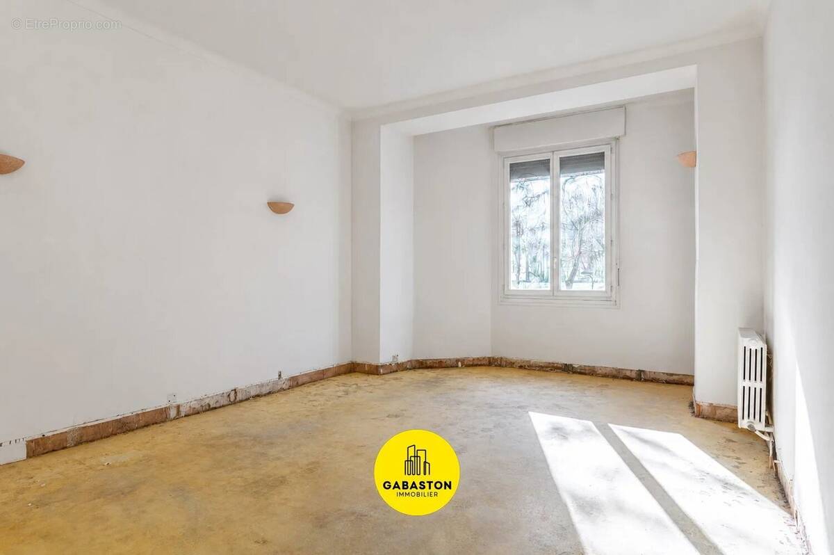 Appartement à MARSEILLE-7E