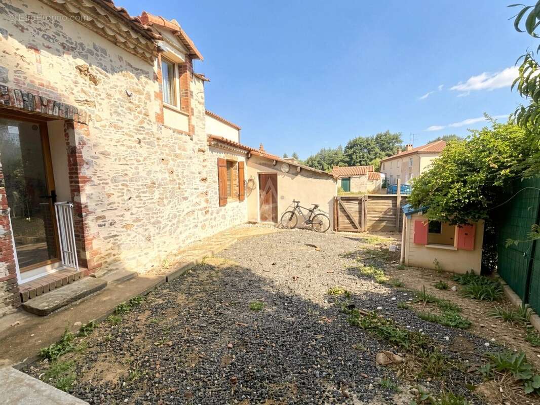 Maison à LA MERLATIERE