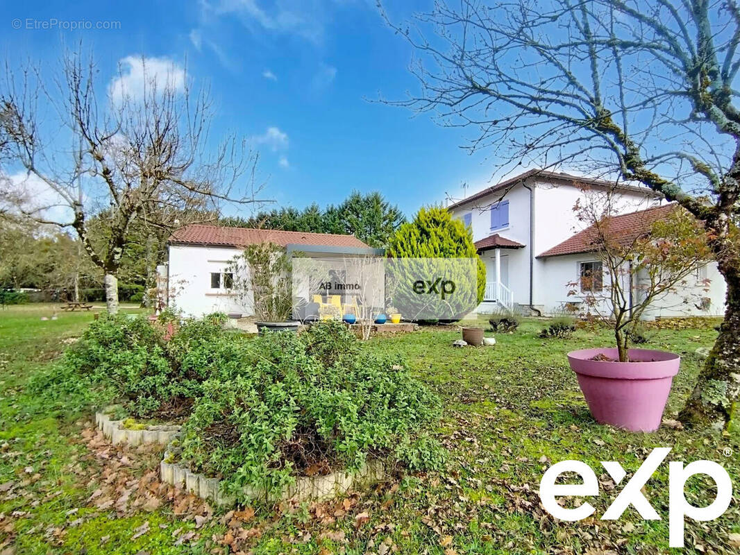 Maison à SAINT-PAUL-DE-LOUBRESSAC