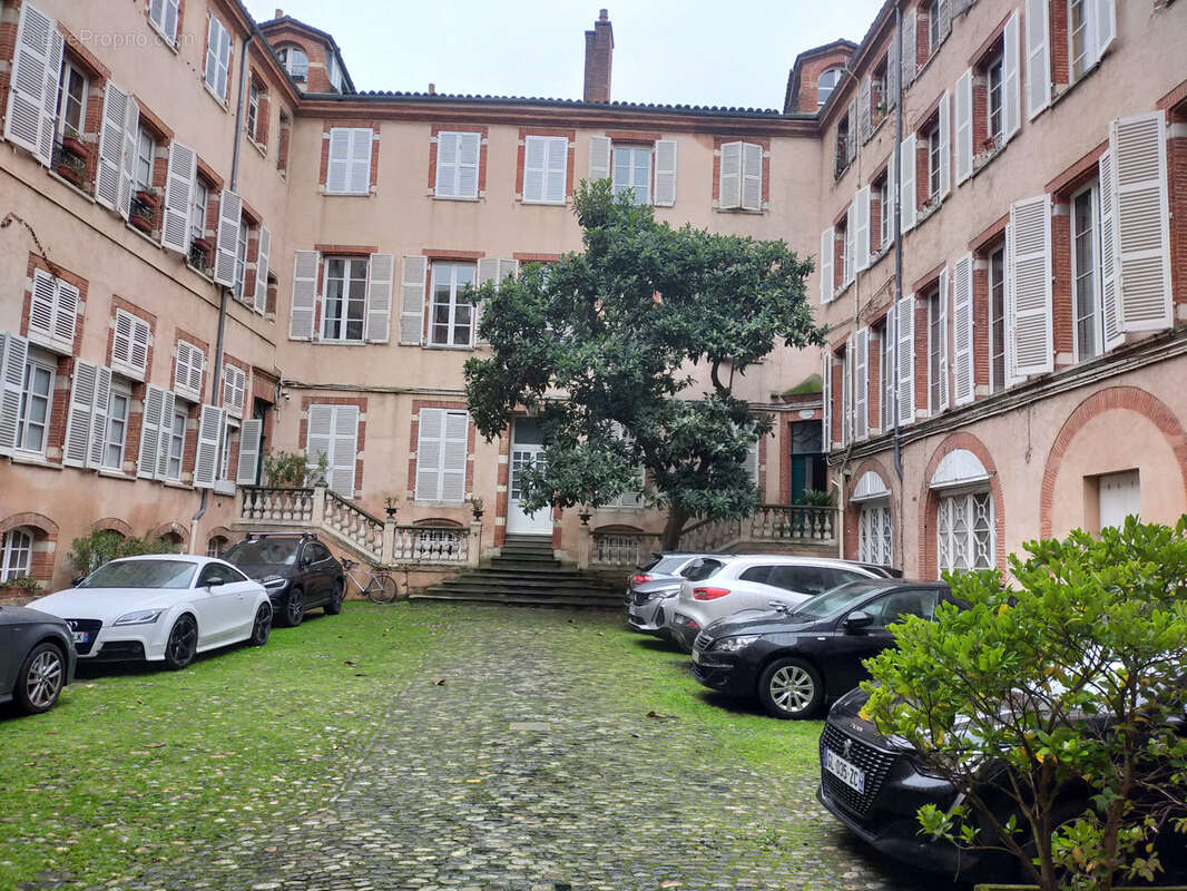 CARMES - Local professionnel de 109m2 avec une cave de 81m2 - 700 000 € - photo 2
