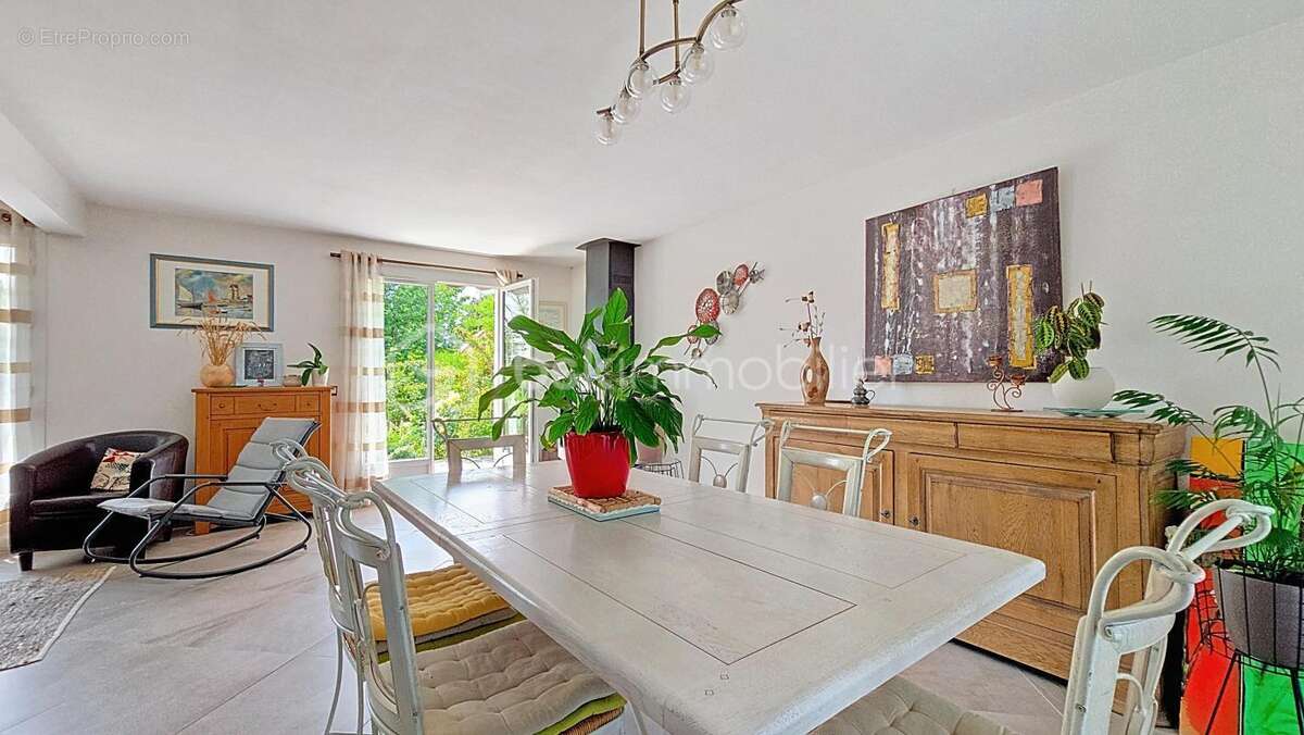 Maison à CHEVRY-COSSIGNY