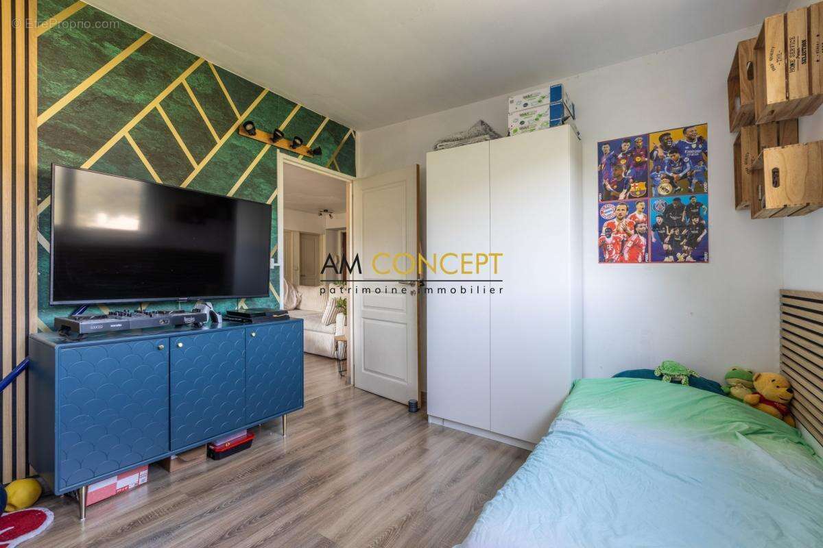 Bel Appartement T4 Lumineux - La Trinité - Les chênes verts - photo 9