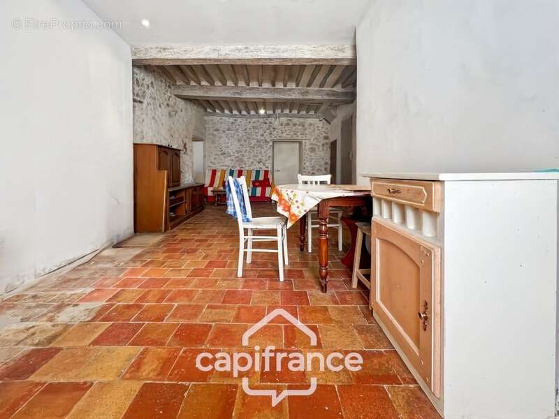 Maison à CAMPS-LA-SOURCE