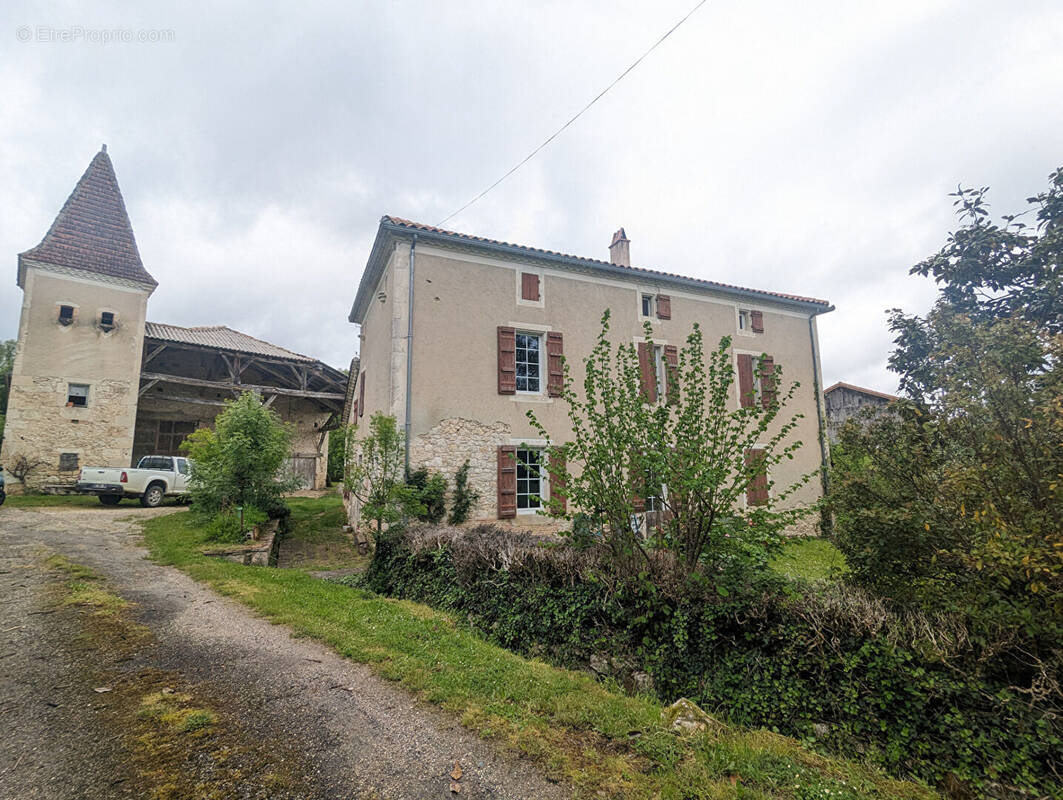 Maison à BRASSAC