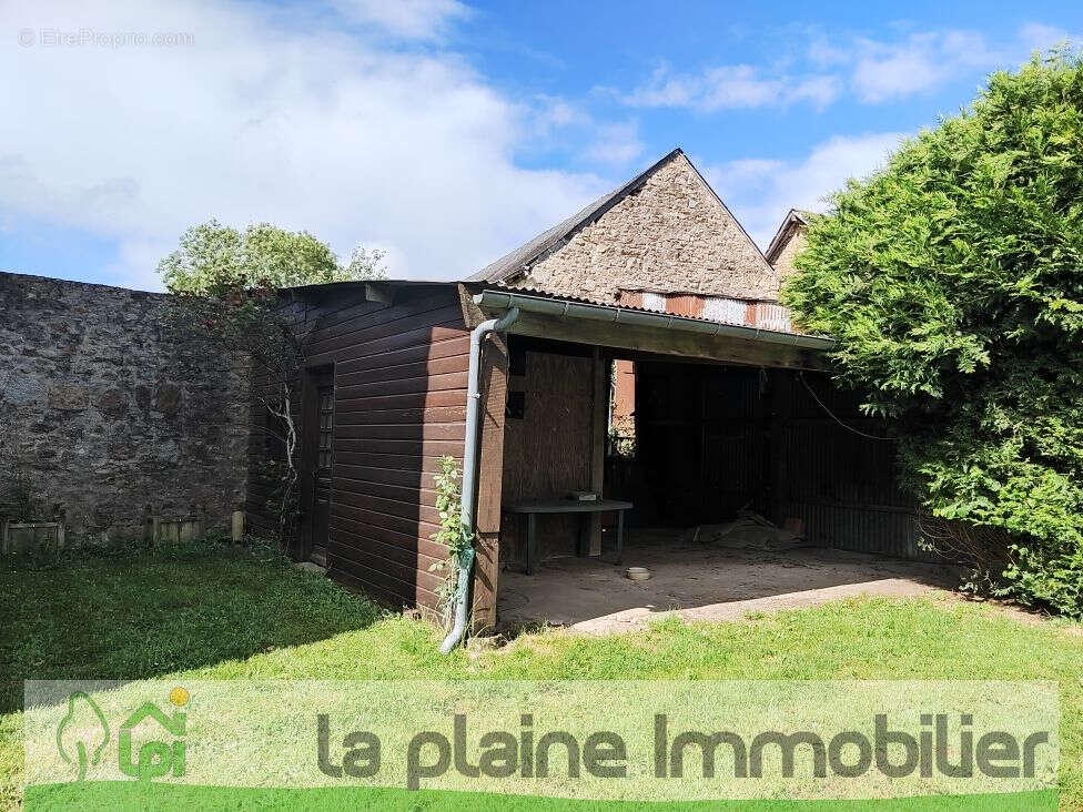 Maison de campagne avec dépendances à rénover à Lignières Orgères - photo 3