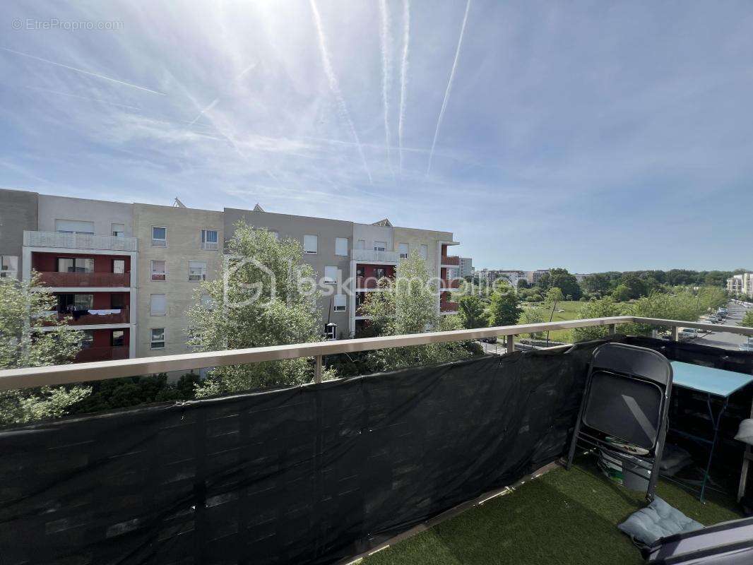 Appartement à FLEURY-MEROGIS