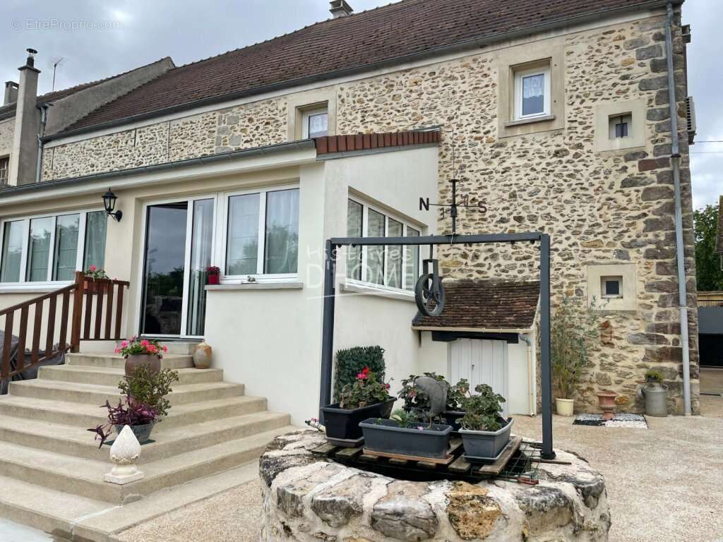 Maison à ROZAY-EN-BRIE