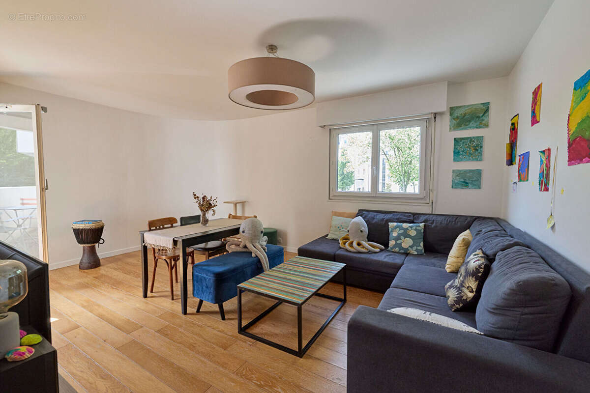 Appartement à PARIS-20E