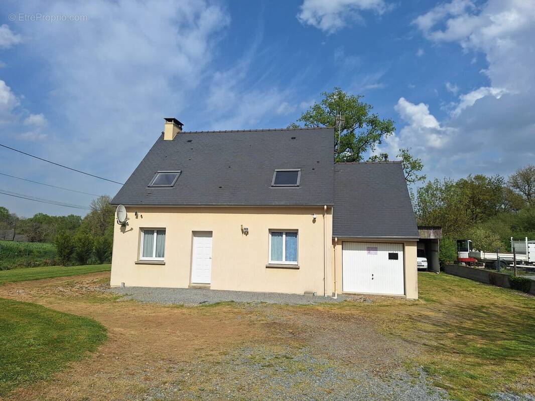 Maison à SAINT-JEAN-LA-POTERIE