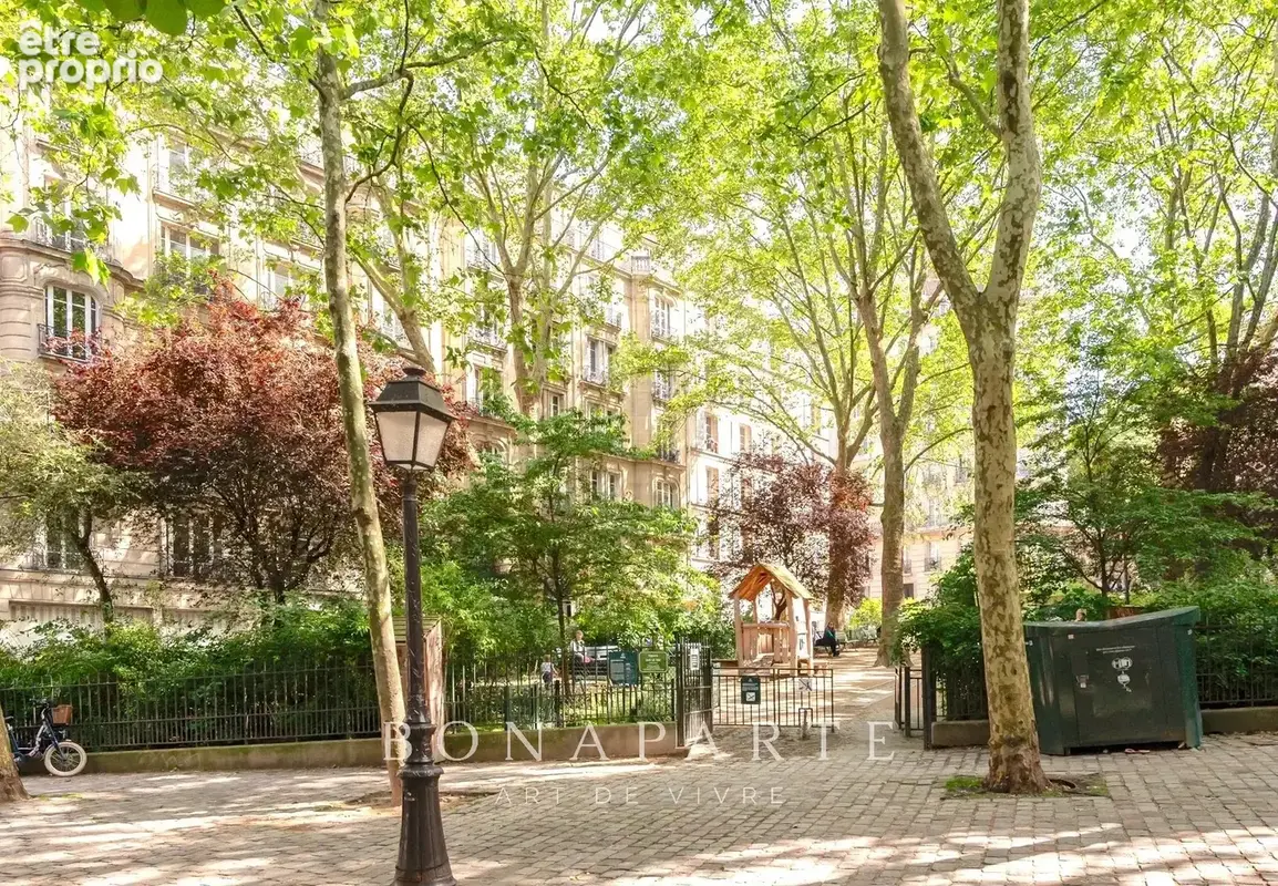 Appartement à PARIS-18E