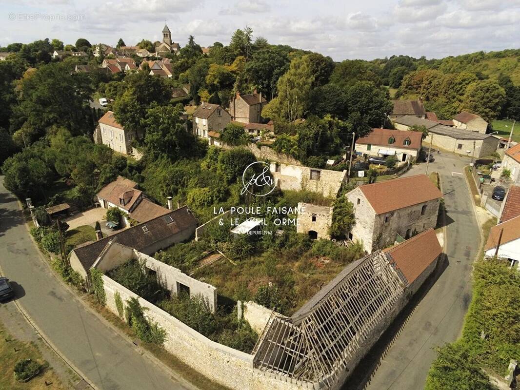 Maison à HOUDAN
