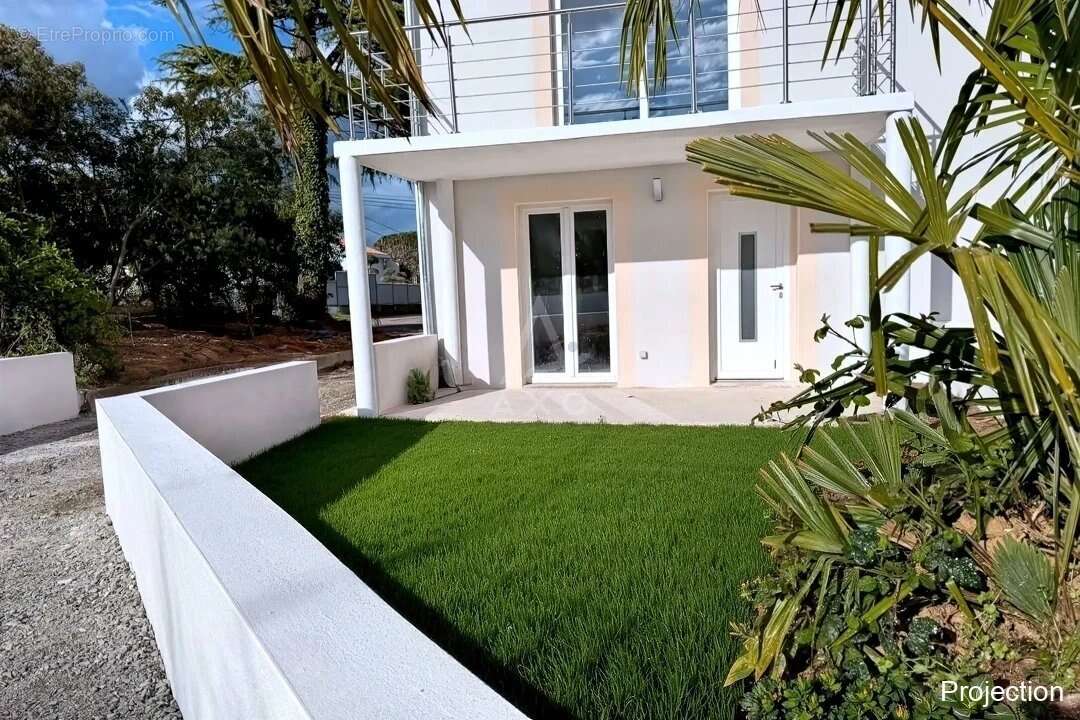 Maison à BOUGUENAIS