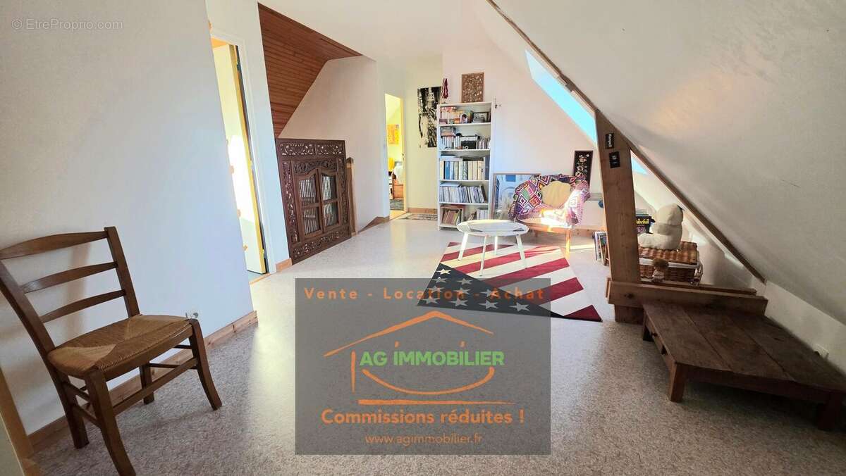 Maison à MONTGERMONT